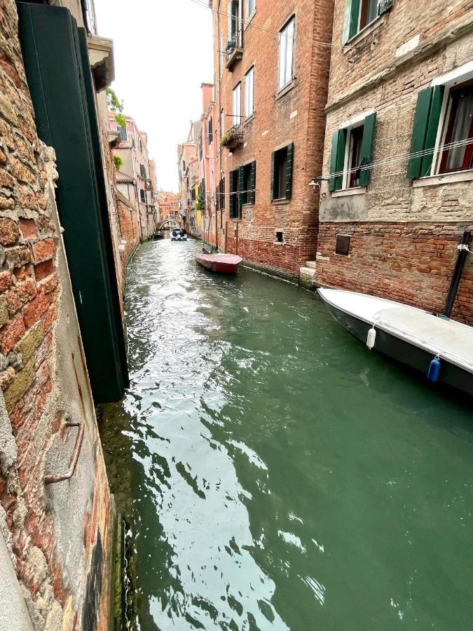 Ca' Dell'Ombra Felice - Canal View เวนิส ภายนอก รูปภาพ